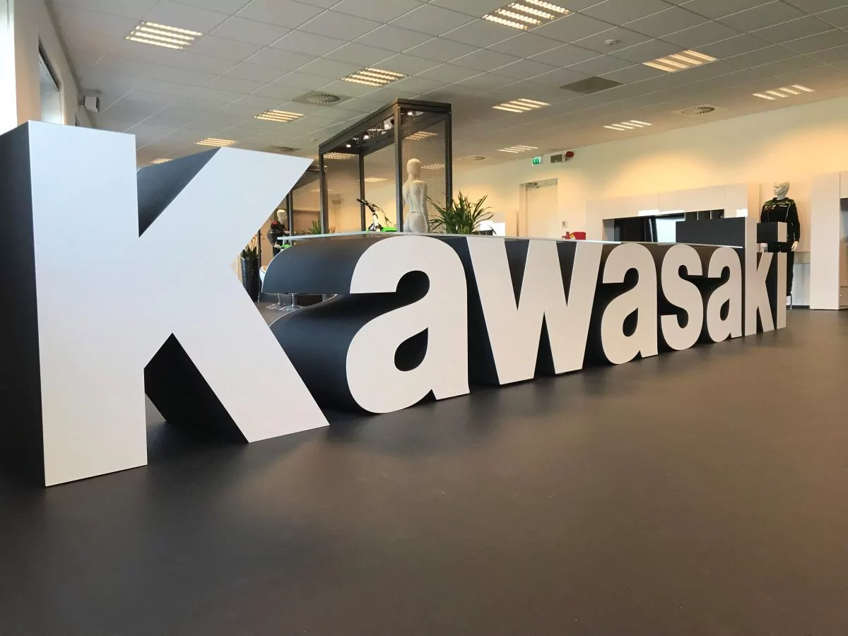 Piepschuim Logo Kawasaki