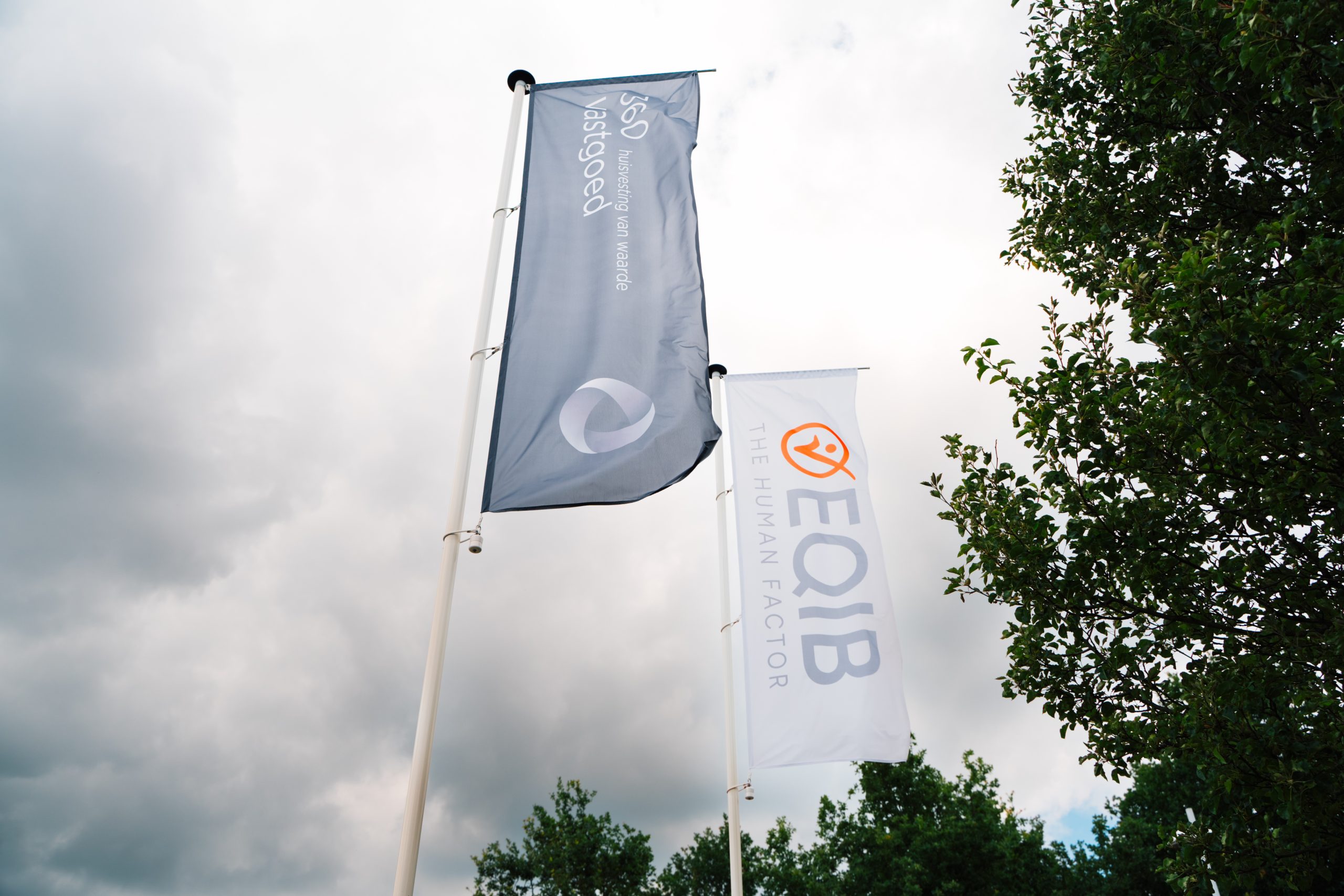 Vlaggen & buitenreclame voor Eqib