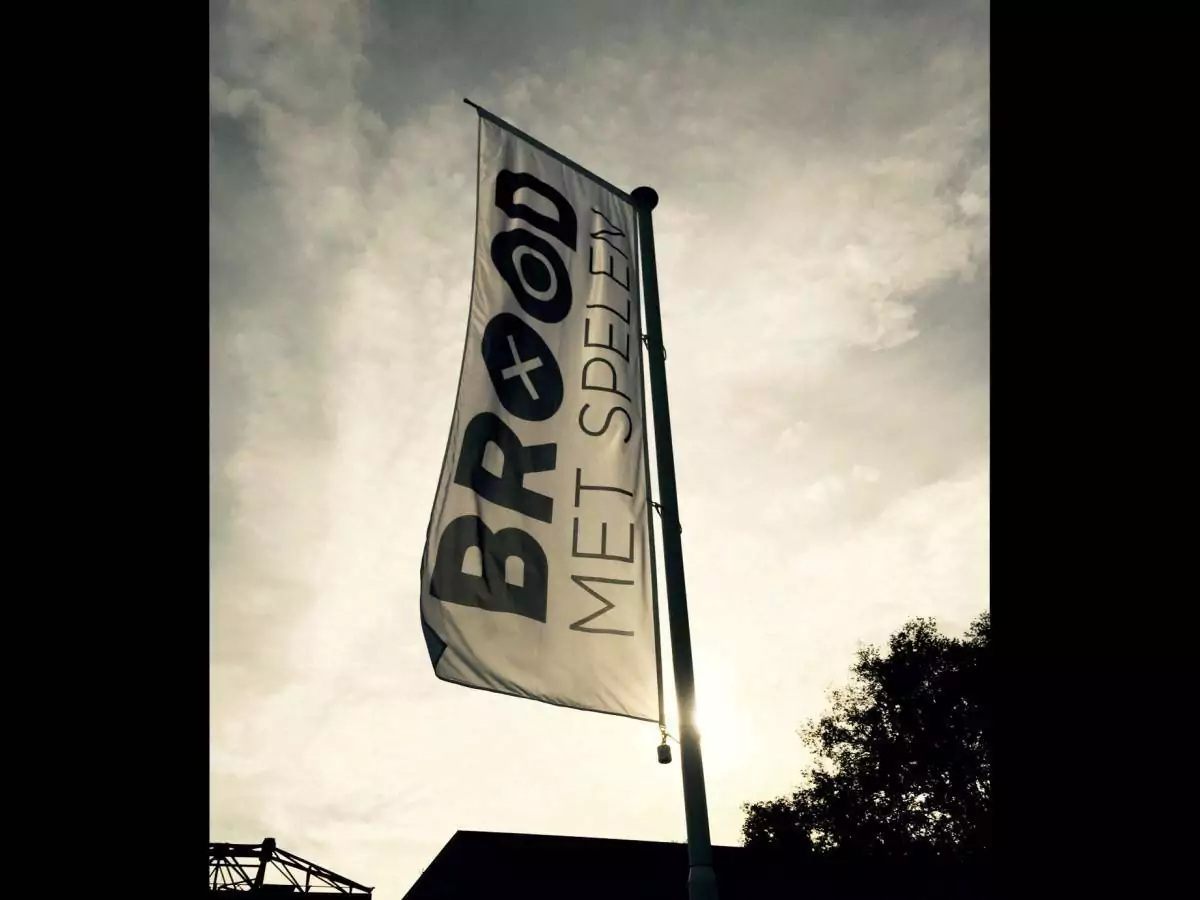 Vlag Brood met Spelen