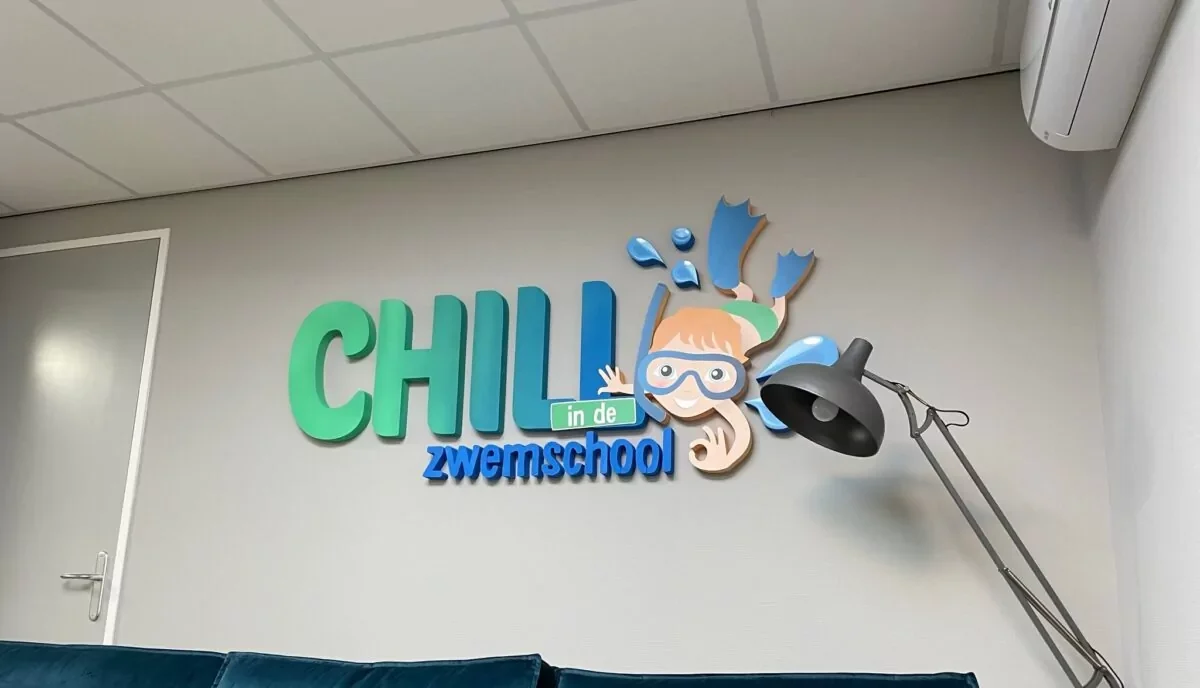 Chill in de zwemschool letters