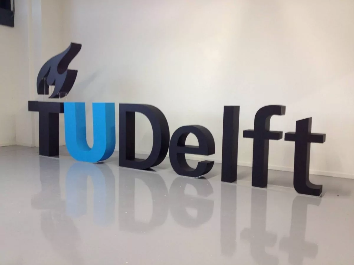 Piepschuim letters voor TU Delft