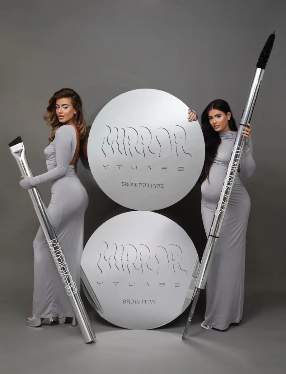 Mirror Beauty blow-up