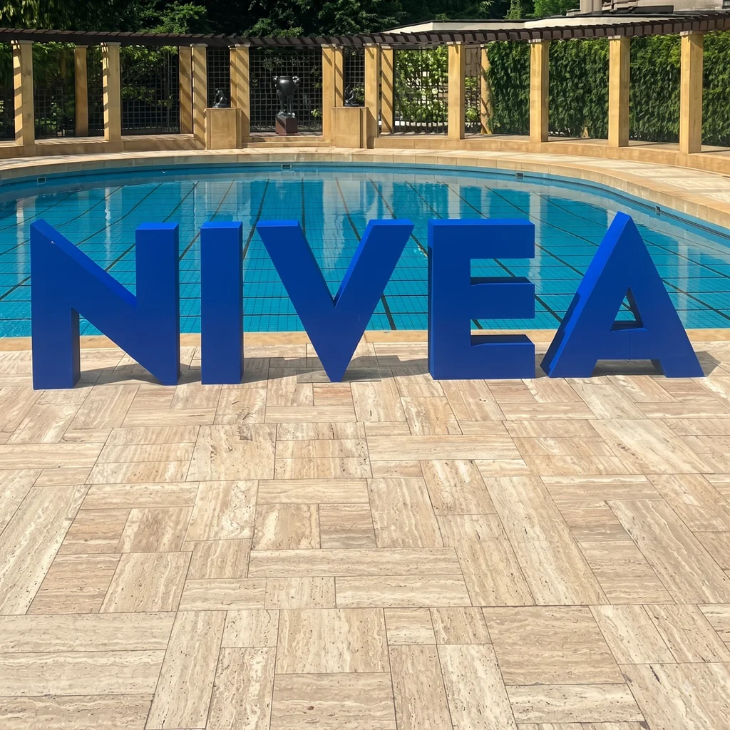Nivea piepschuim logo